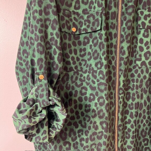 MICHAEL KORS Women's Animal Print Zip Up Jacket, Green Leopard Print, Size 3X - Picture 4 of 7